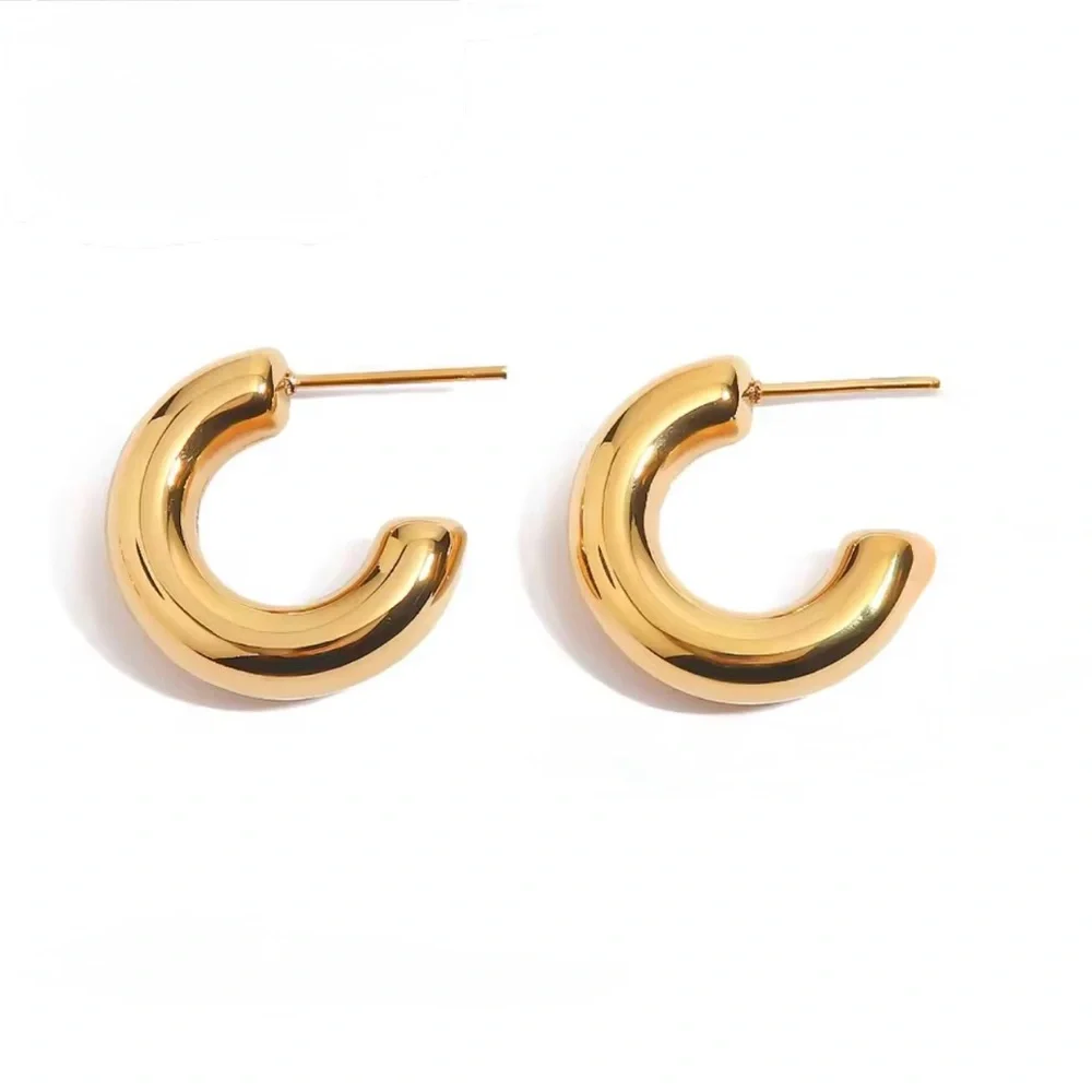 NEW 18K GOLD PLATED “THE PERFECT HOOPS” – EVERYDAY BOLD EARRINGS - Picture 2 of 4